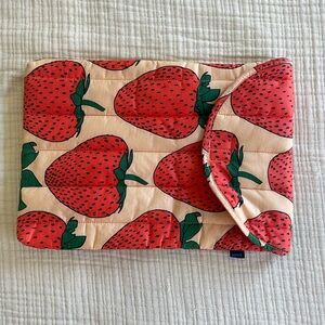 BAGGU laptop cover